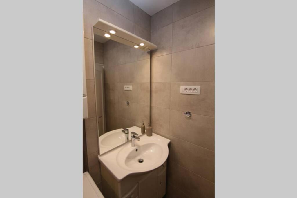 Fast Friend - Cozy Apartment In The Center With Private Garage ริเยกา ภายนอก รูปภาพ